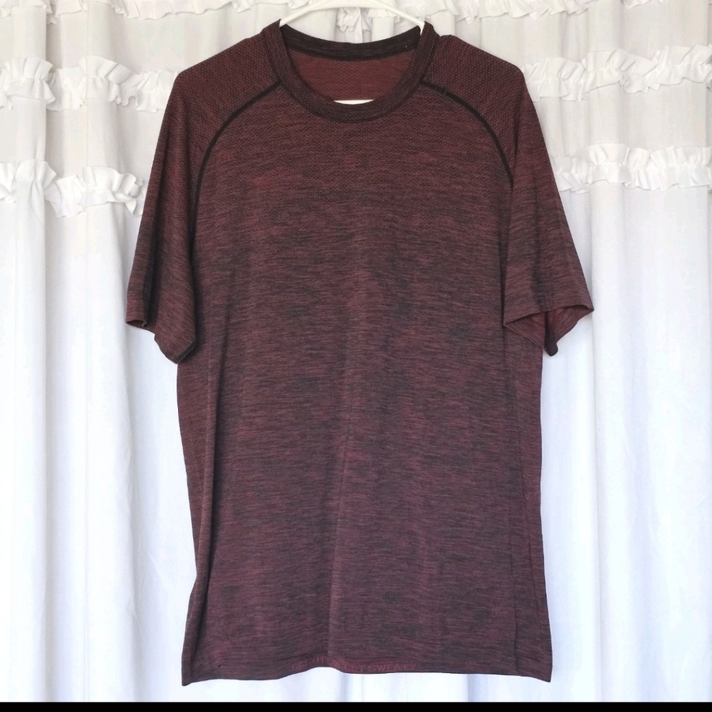 Lululemon Men’s Large Cherry Burgundy Metal Vent Tech Short Sleeve Shirt